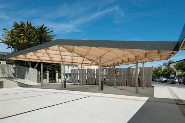 REHABILITATION ET EXTENSION de LA PLACE du MARCHE de COURSEULLES sur MER (14)