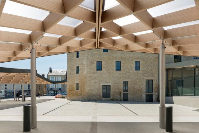 REHABILITATION ET EXTENSION de LA PLACE du MARCHE de COURSEULLES sur MER (14)